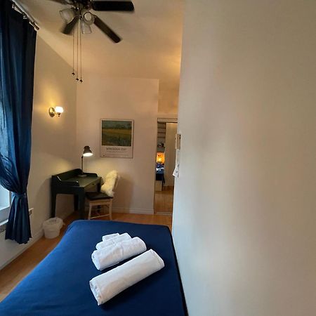 Chambres El Mediterraneo Rooms Montreal Phòng bức ảnh