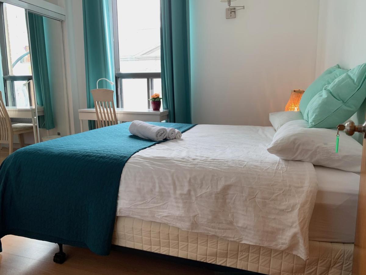 Chambres El Mediterraneo Rooms Montreal Ngoại thất bức ảnh