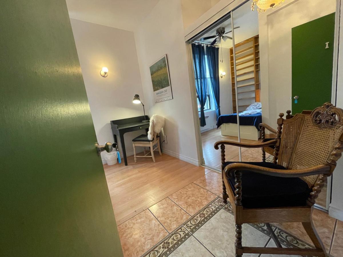 Chambres El Mediterraneo Rooms Montreal Ngoại thất bức ảnh