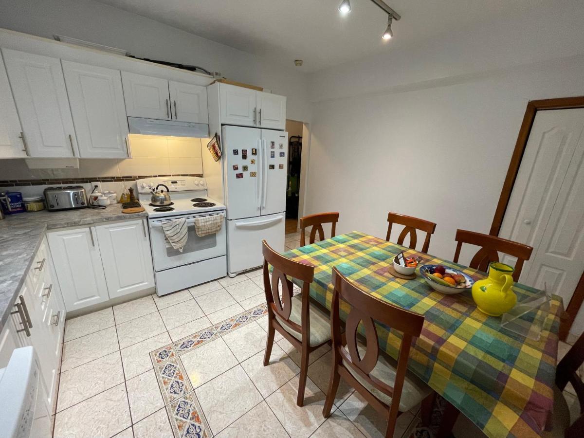 Chambres El Mediterraneo Rooms Montreal Ngoại thất bức ảnh