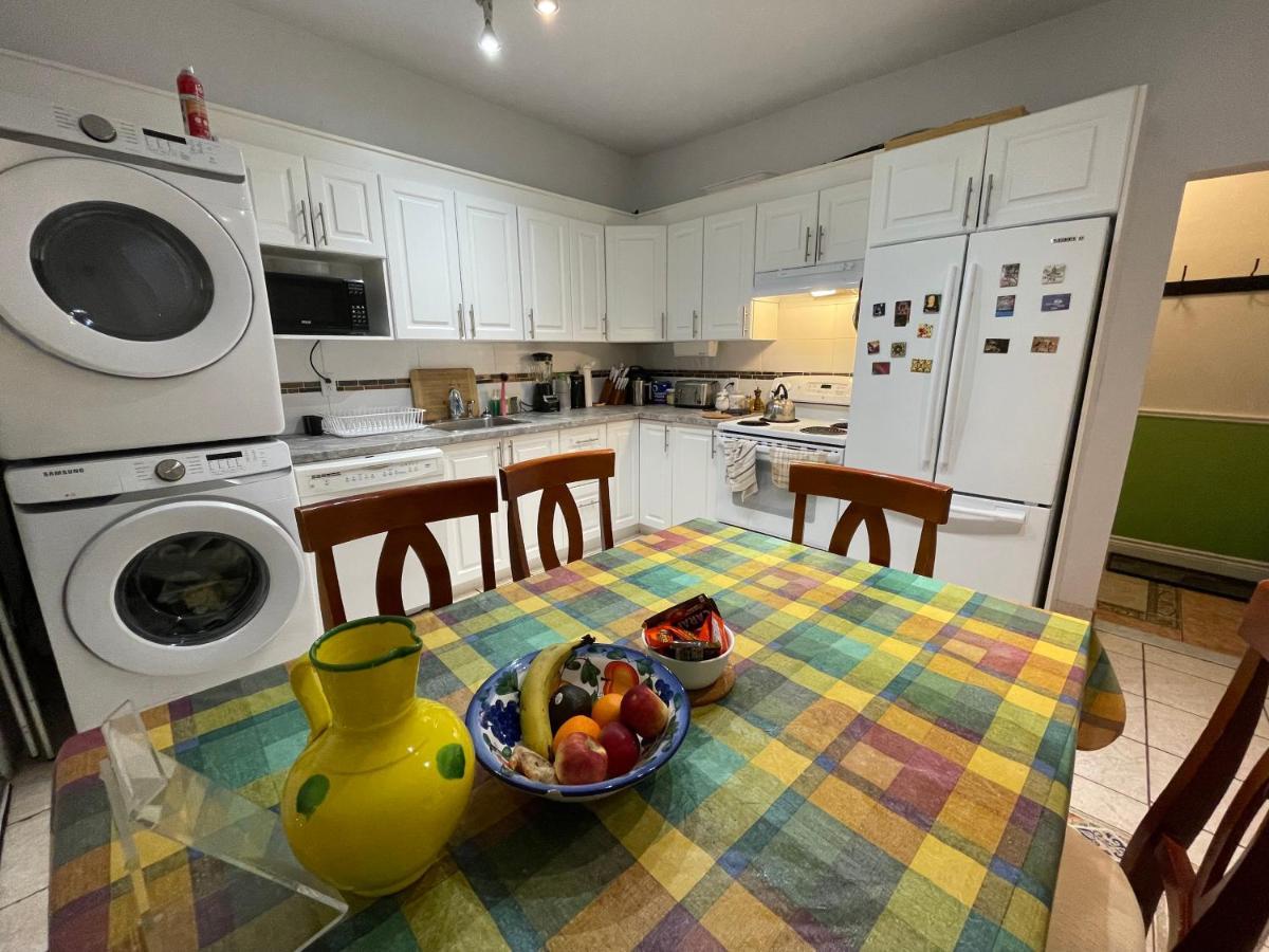 Chambres El Mediterraneo Rooms Montreal Ngoại thất bức ảnh