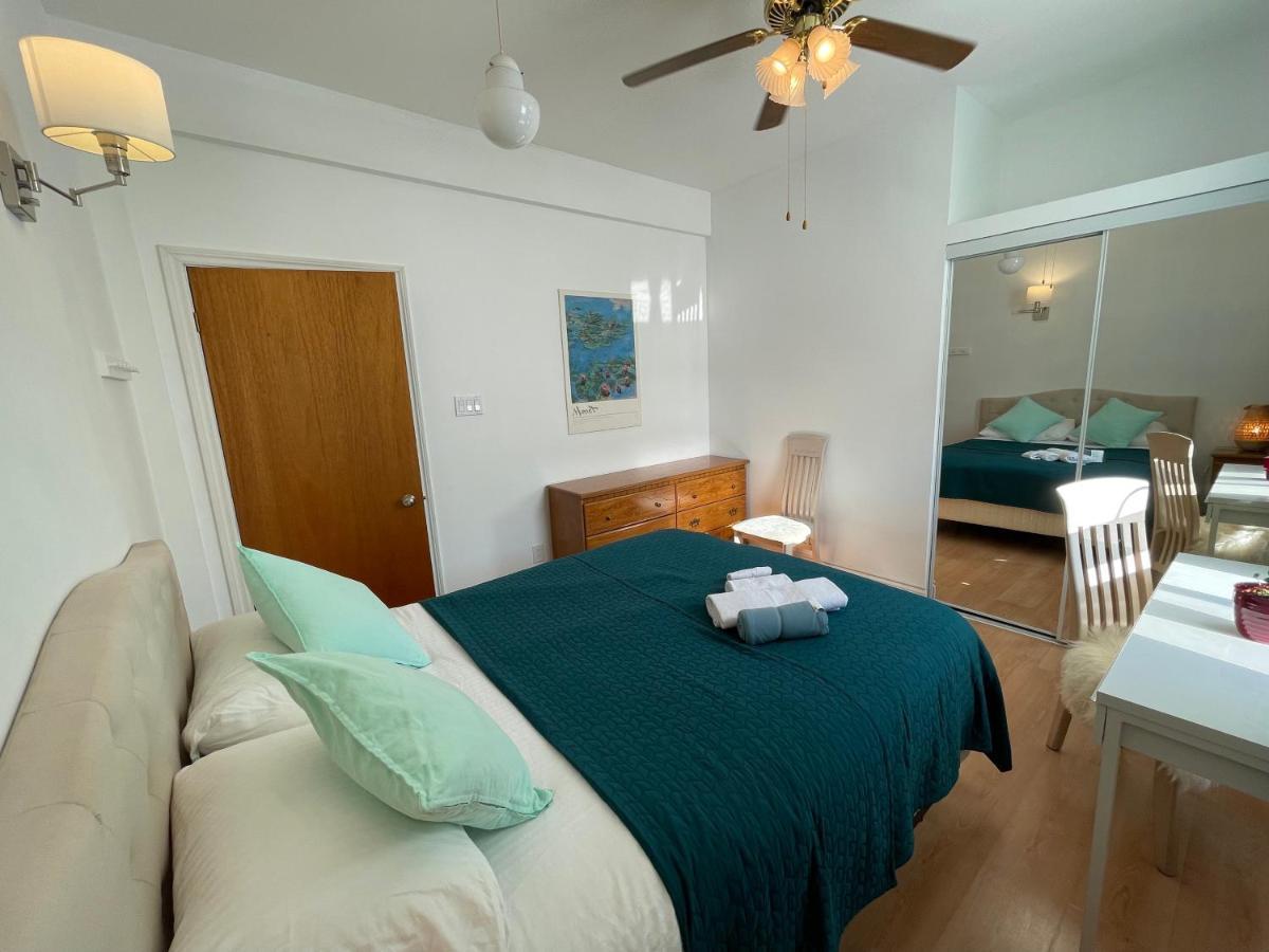 Chambres El Mediterraneo Rooms Montreal Ngoại thất bức ảnh