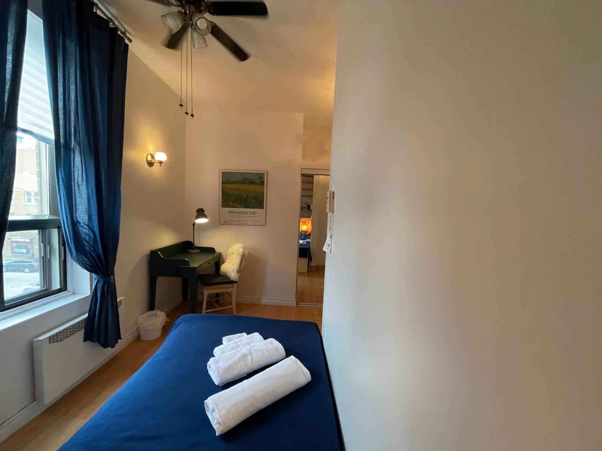 Chambres El Mediterraneo Rooms Montreal Phòng bức ảnh