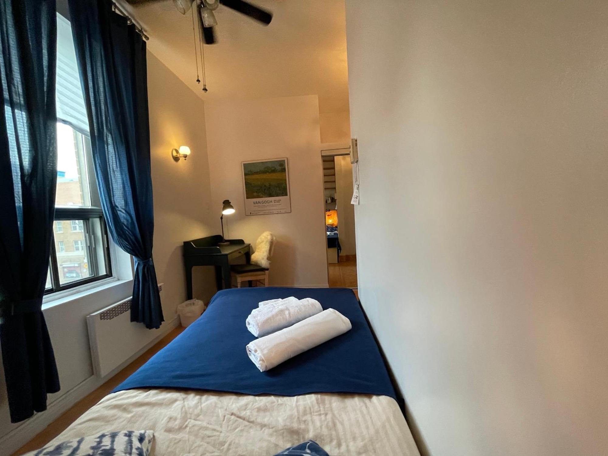 Chambres El Mediterraneo Rooms Montreal Phòng bức ảnh